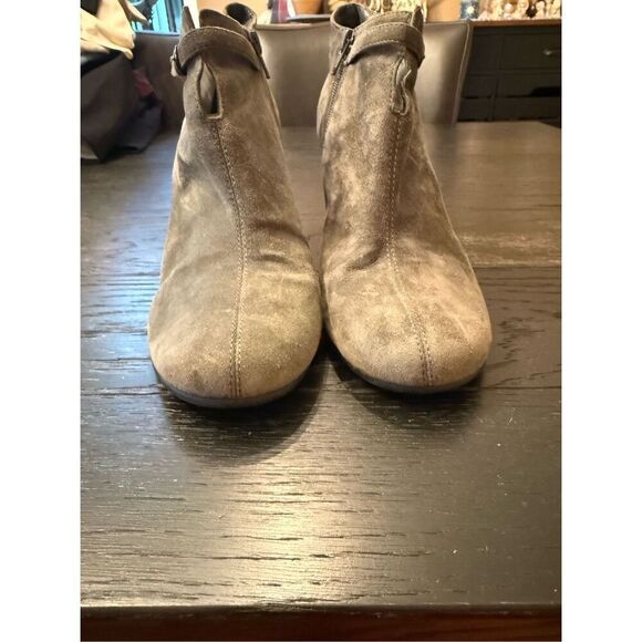 Aerosoles Olive Green Faux Suede Comfort Bootie sz 11 - Picture 7 of 9